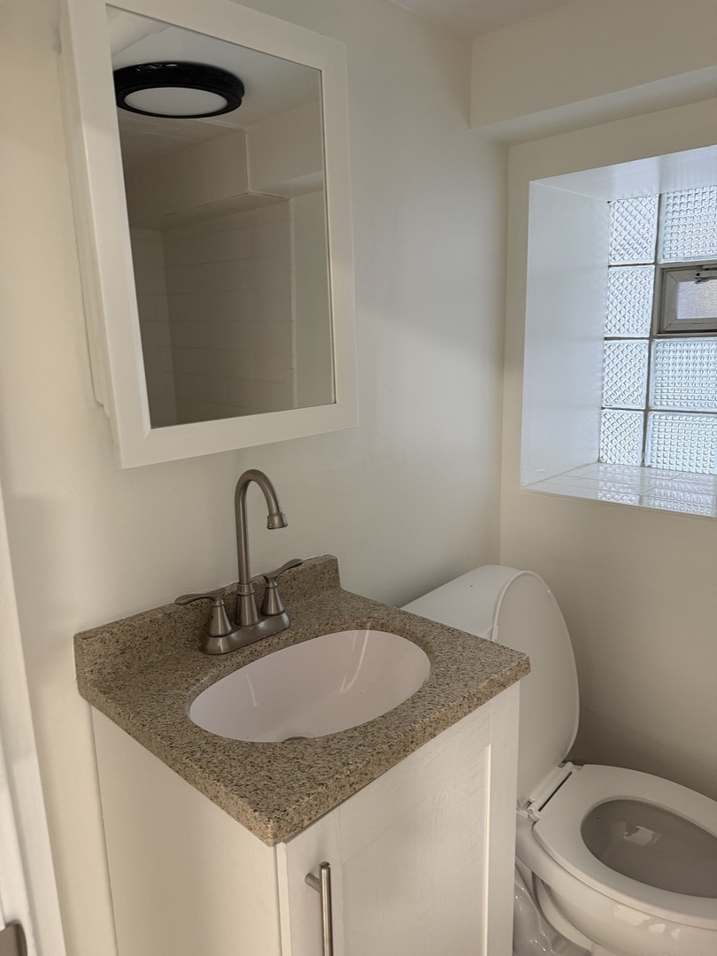 2707 N Central Park Avenue Unit: G