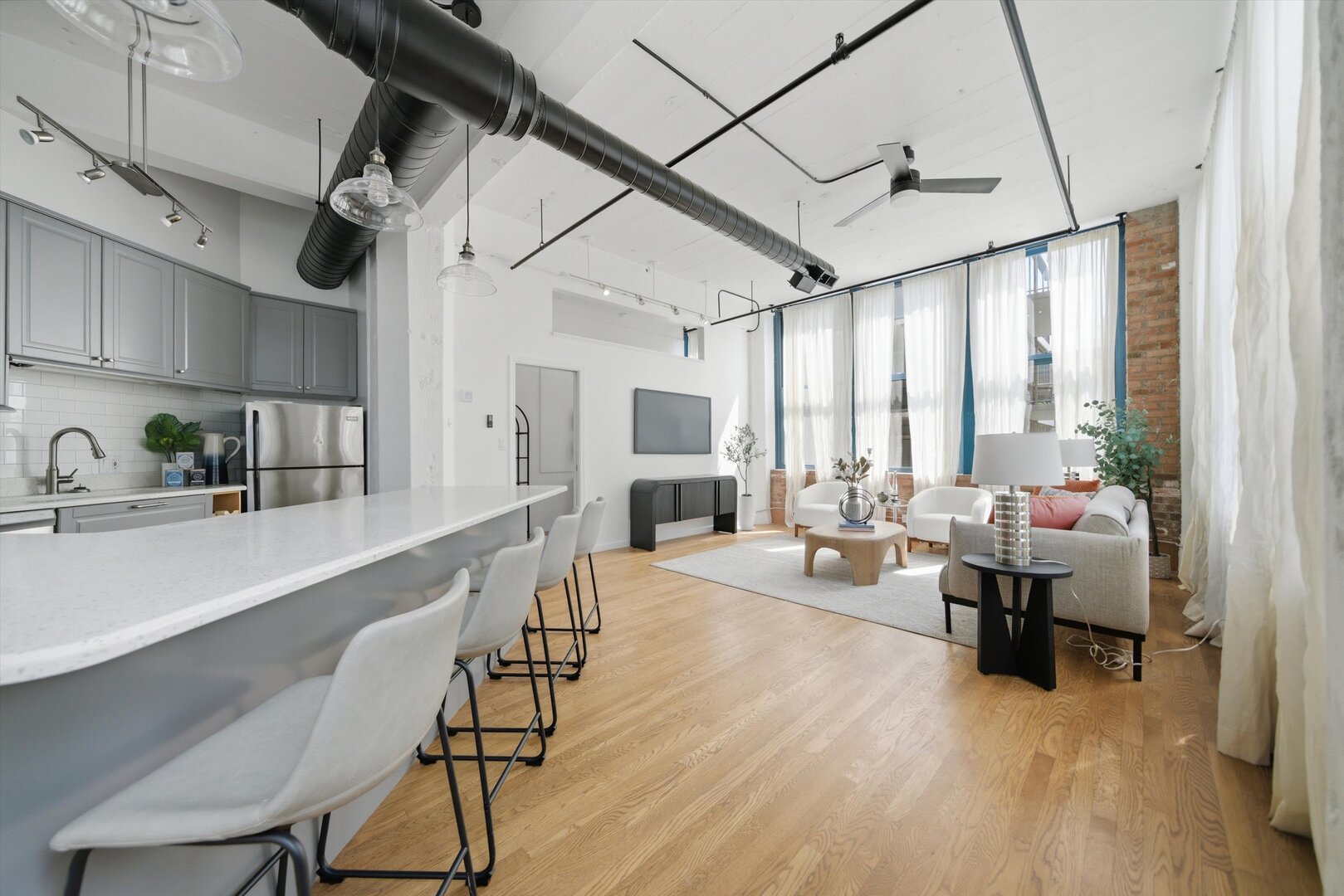 124 W Polk Street Unit: 406
