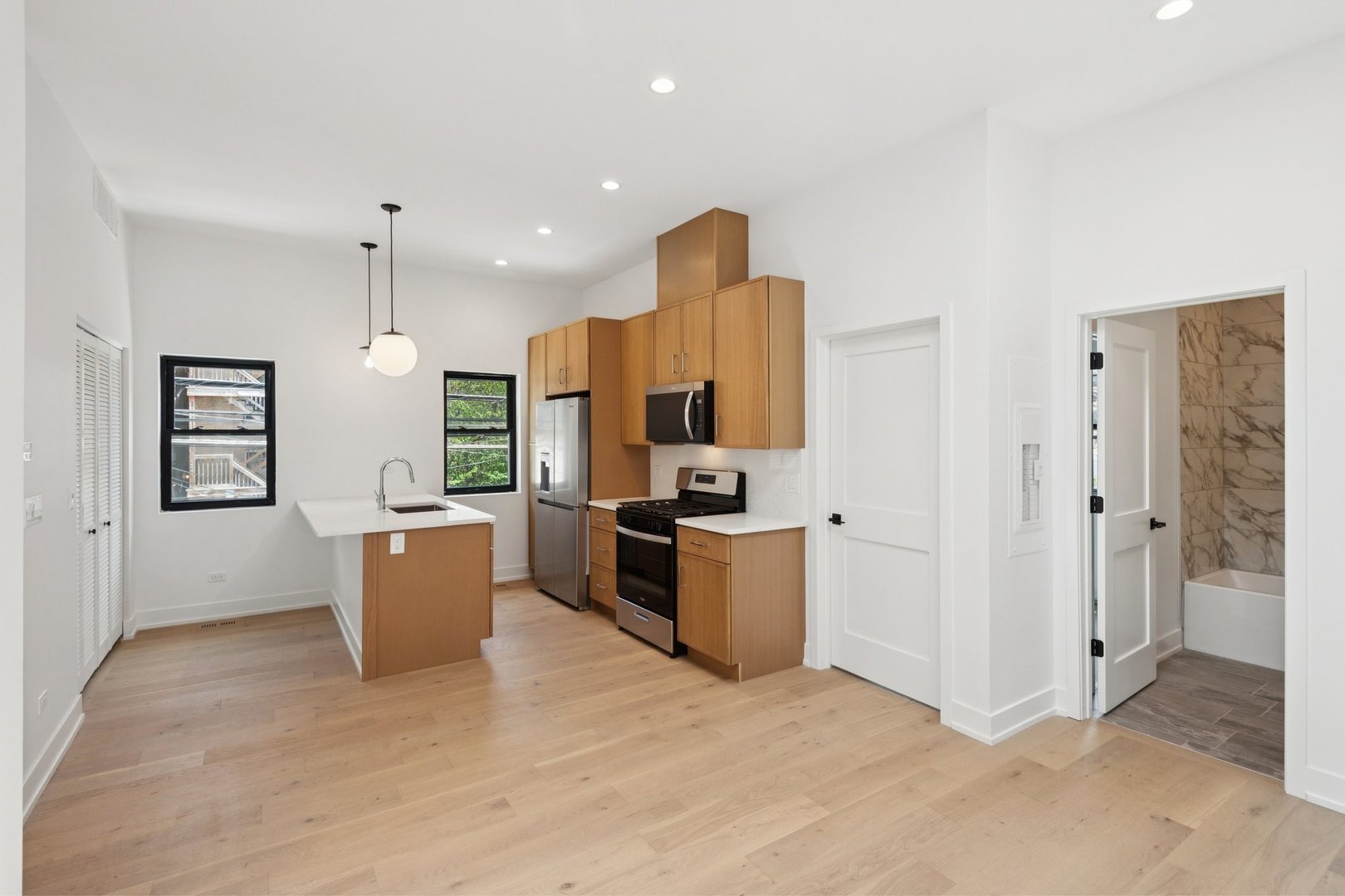 3641 N Wilton Avenue Unit: CH