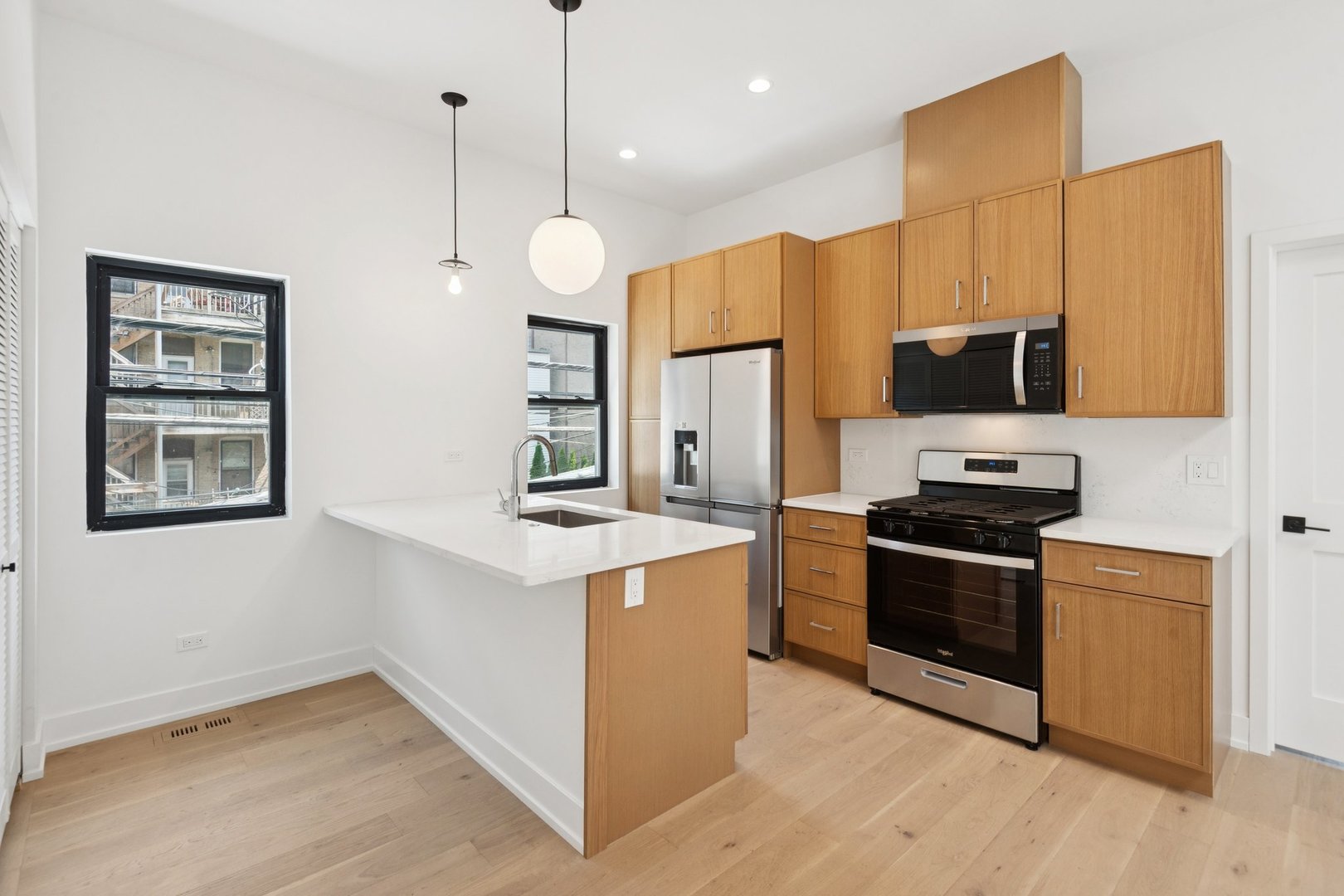 3641 N Wilton Avenue Unit: CH