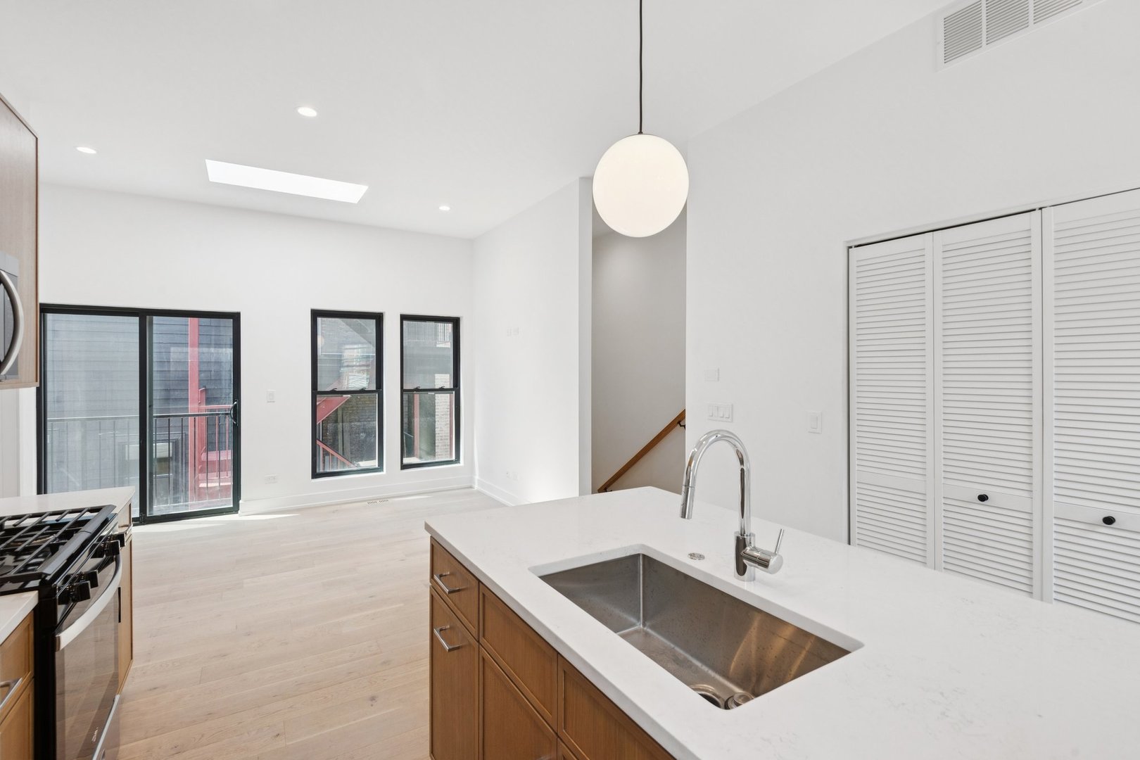 3641 N Wilton Avenue Unit: CH