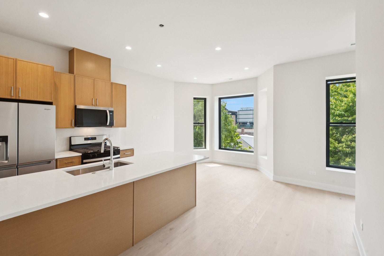 3641 N Wilton Avenue Unit: 3