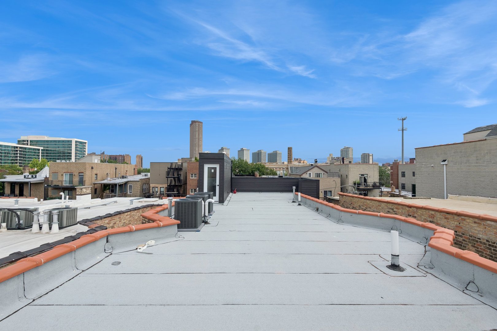 3641 N Wilton Avenue Unit: 3