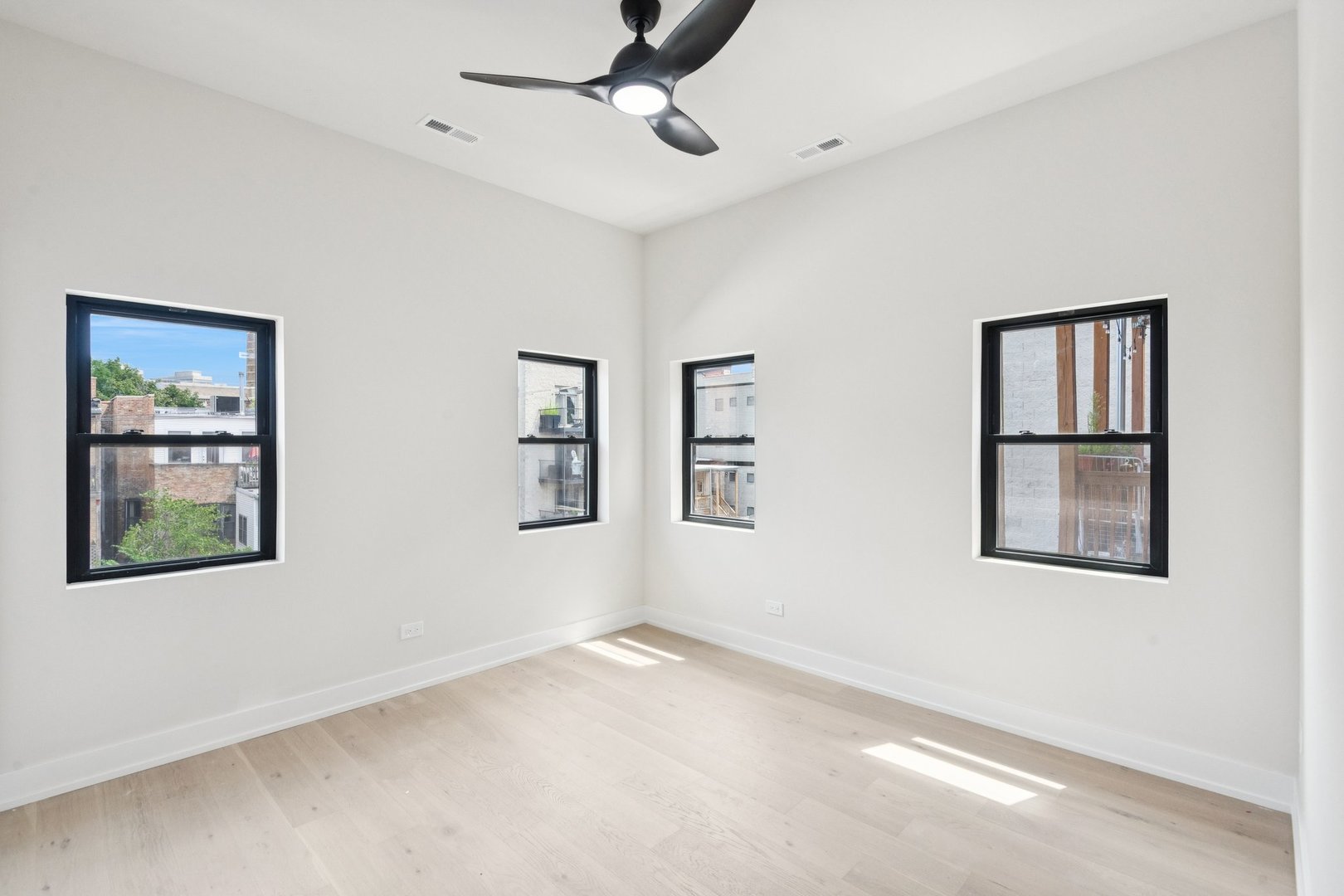 3641 N Wilton Avenue Unit: 3