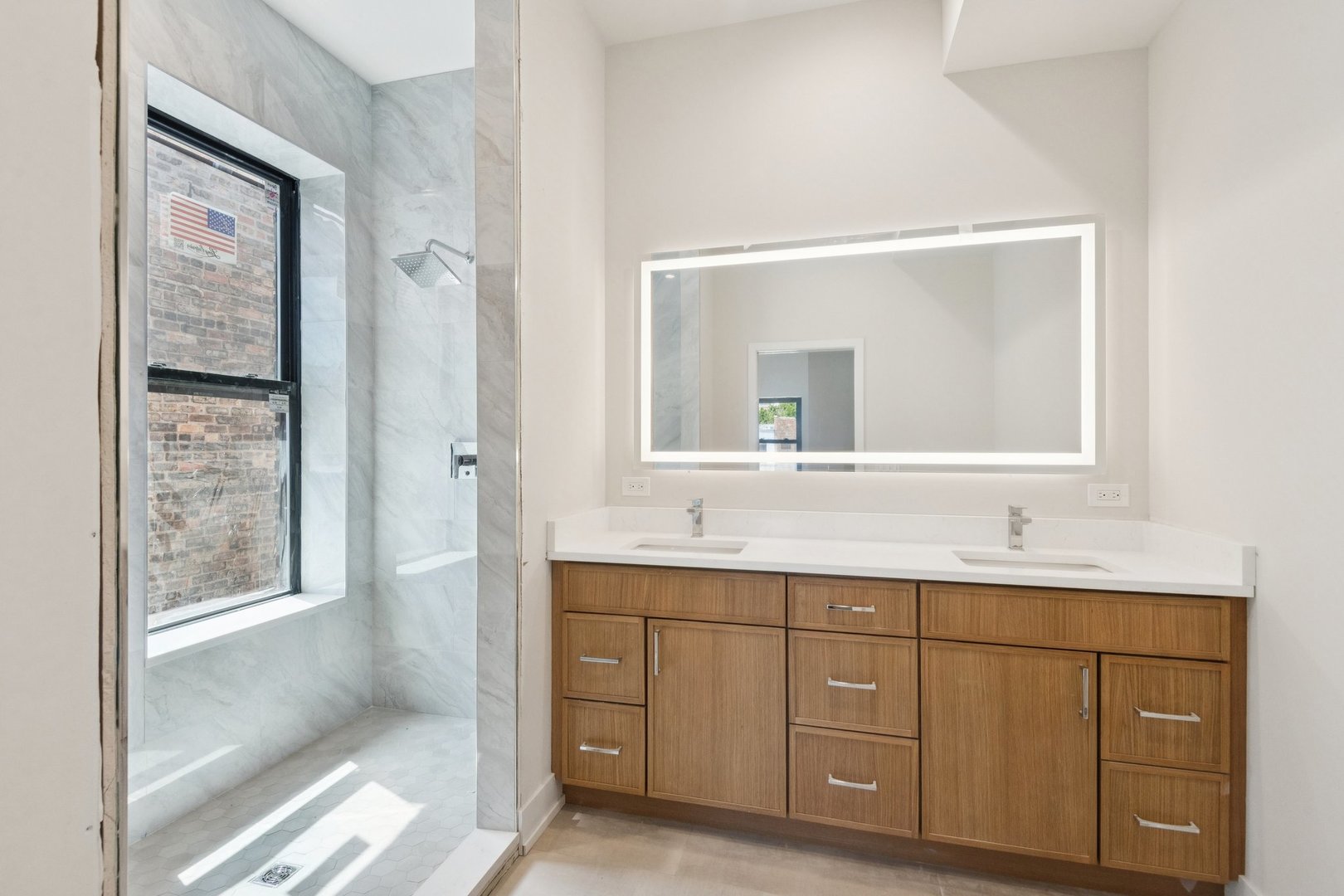 3641 N Wilton Avenue Unit: 3
