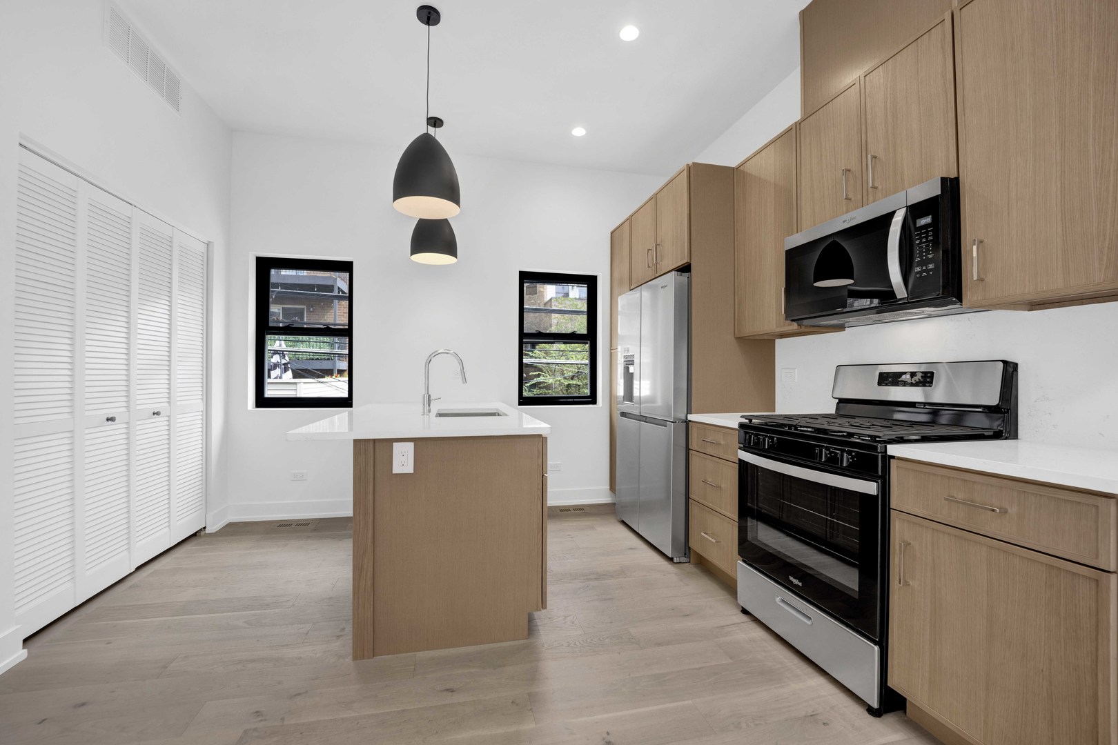 3641 N Wilton Avenue Unit: CH