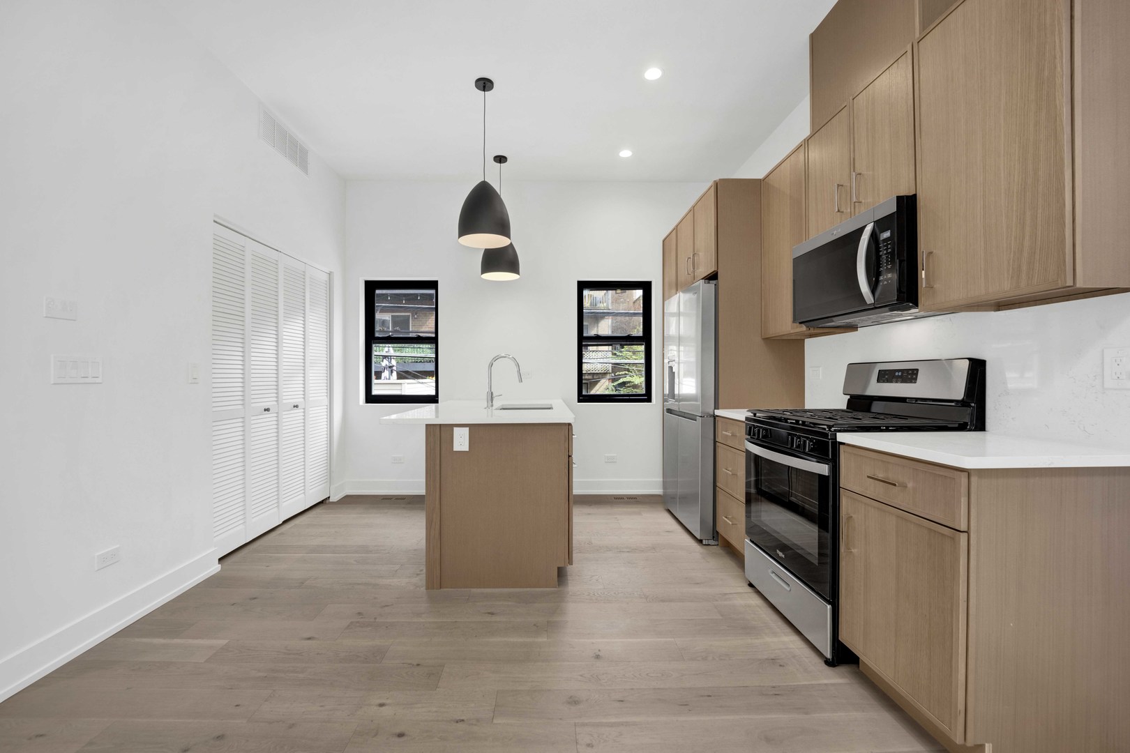 3641 N Wilton Avenue Unit: CH