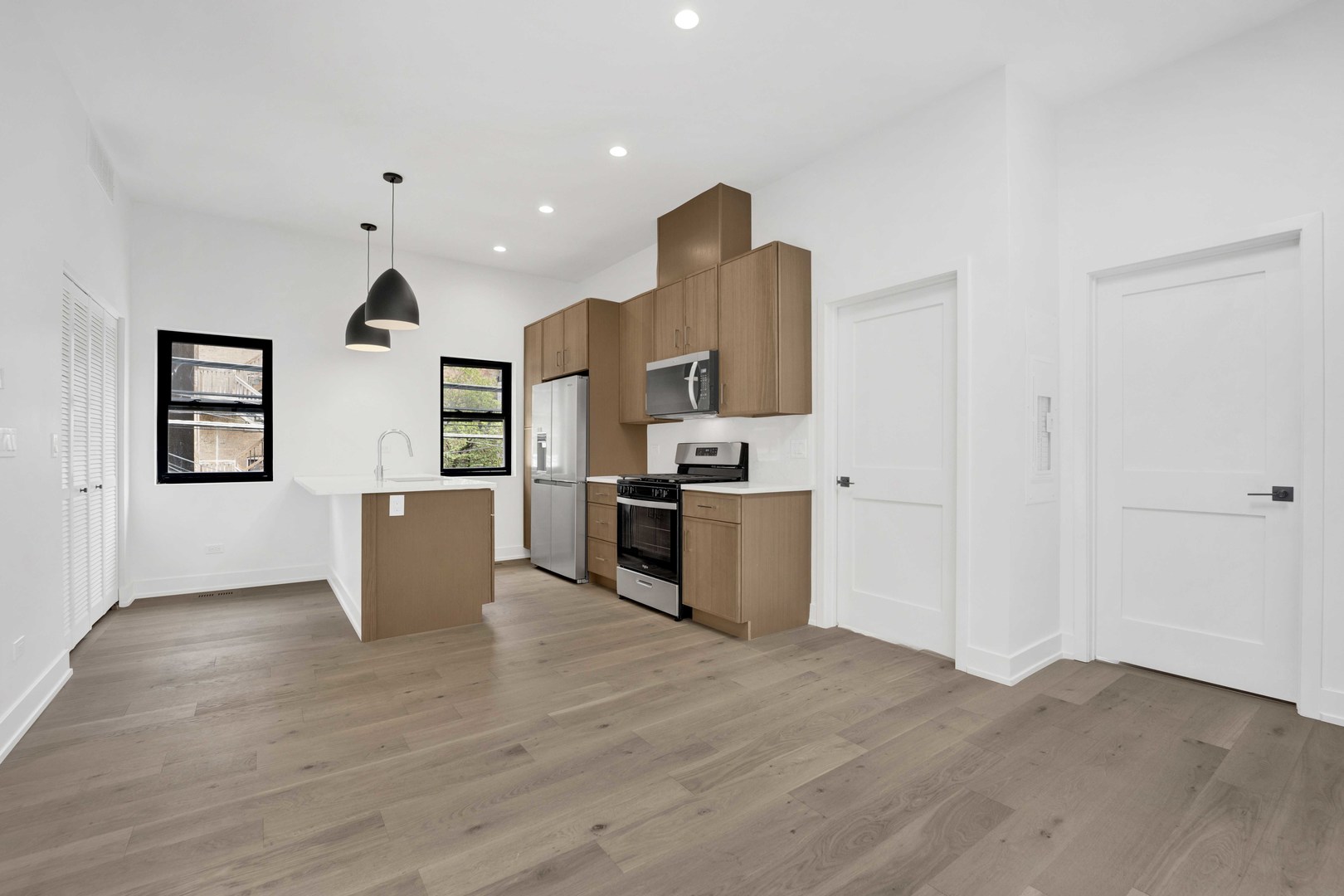 3641 N Wilton Avenue Unit: CH