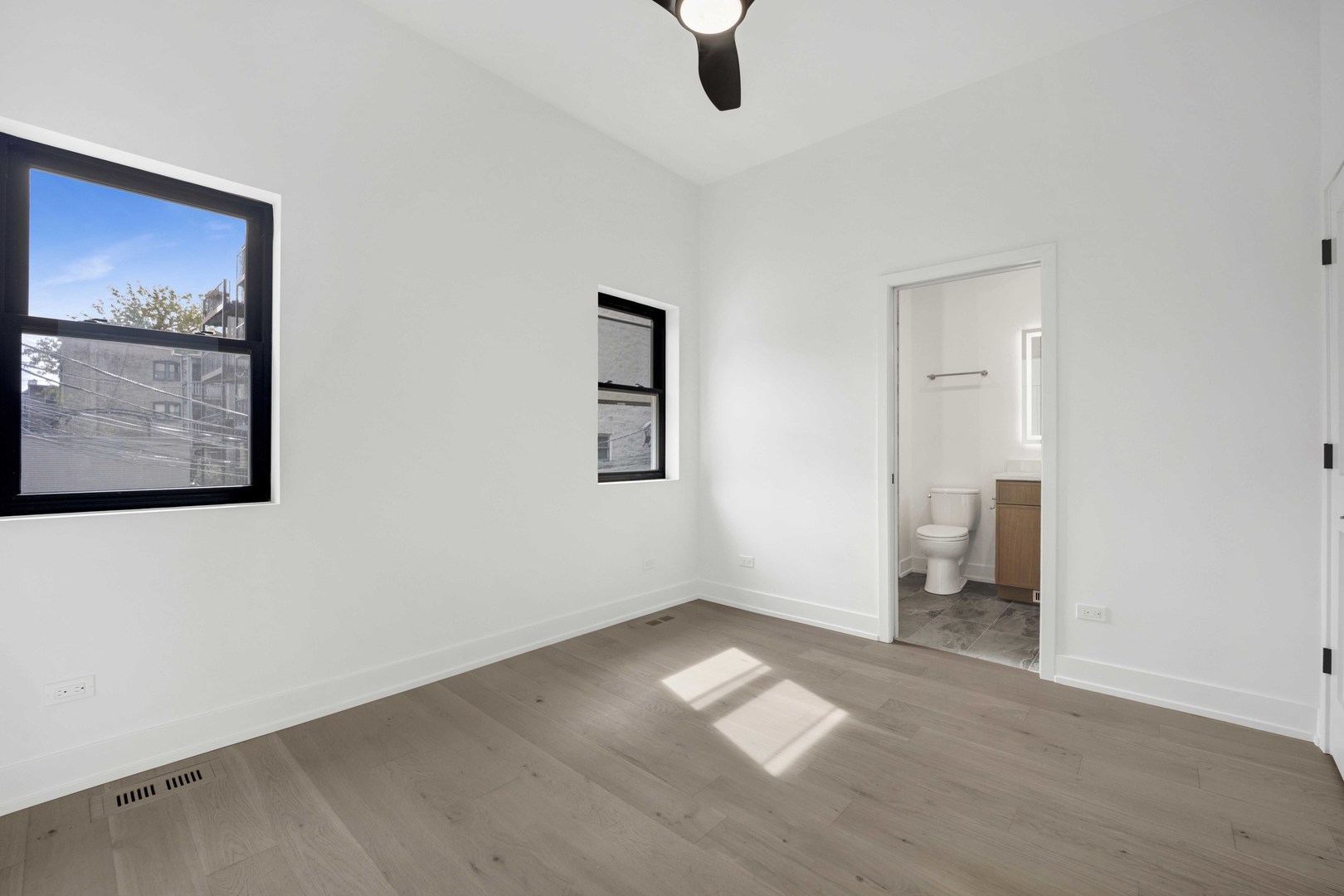 3641 N Wilton Avenue Unit: CH
