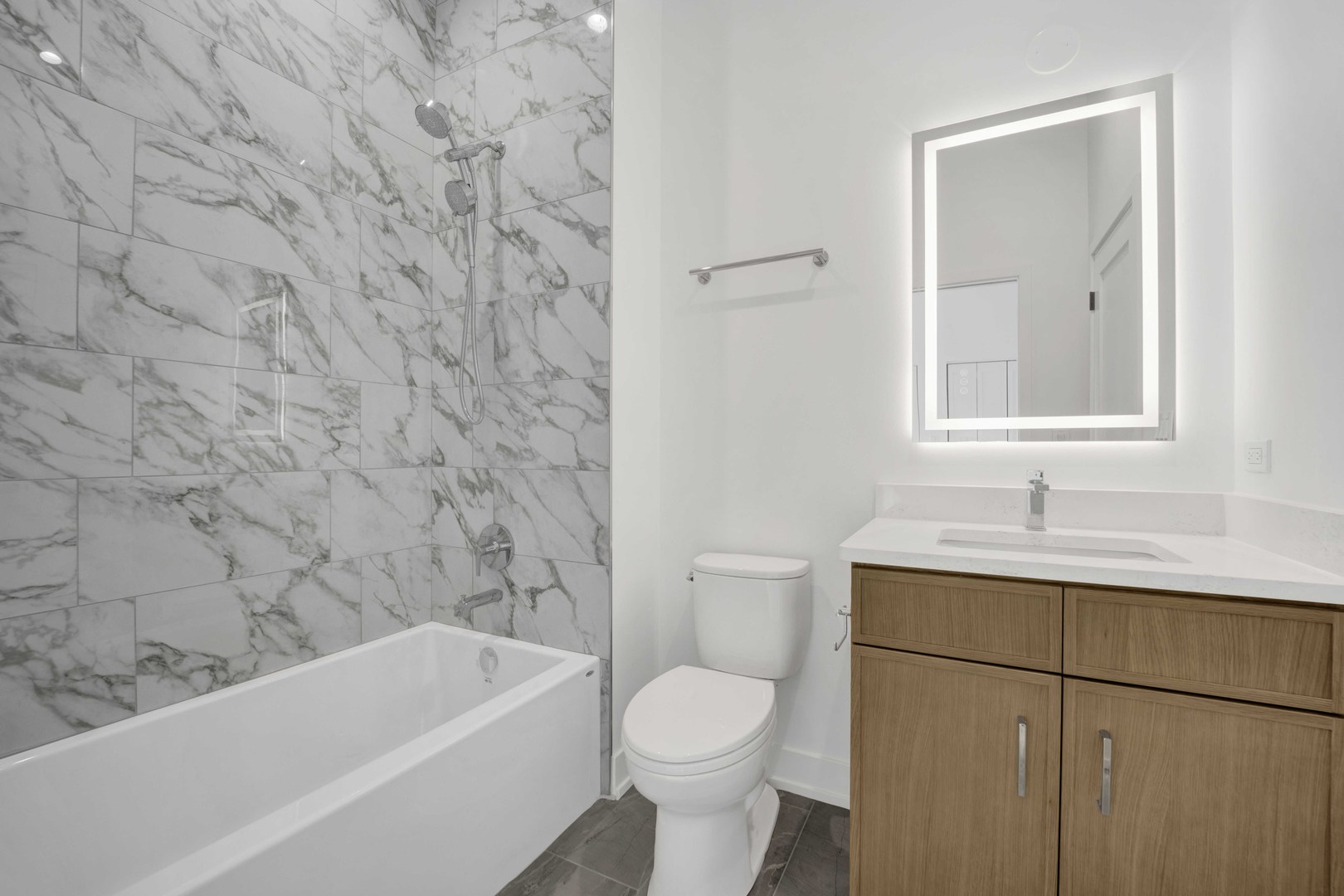 3641 N Wilton Avenue Unit: CH