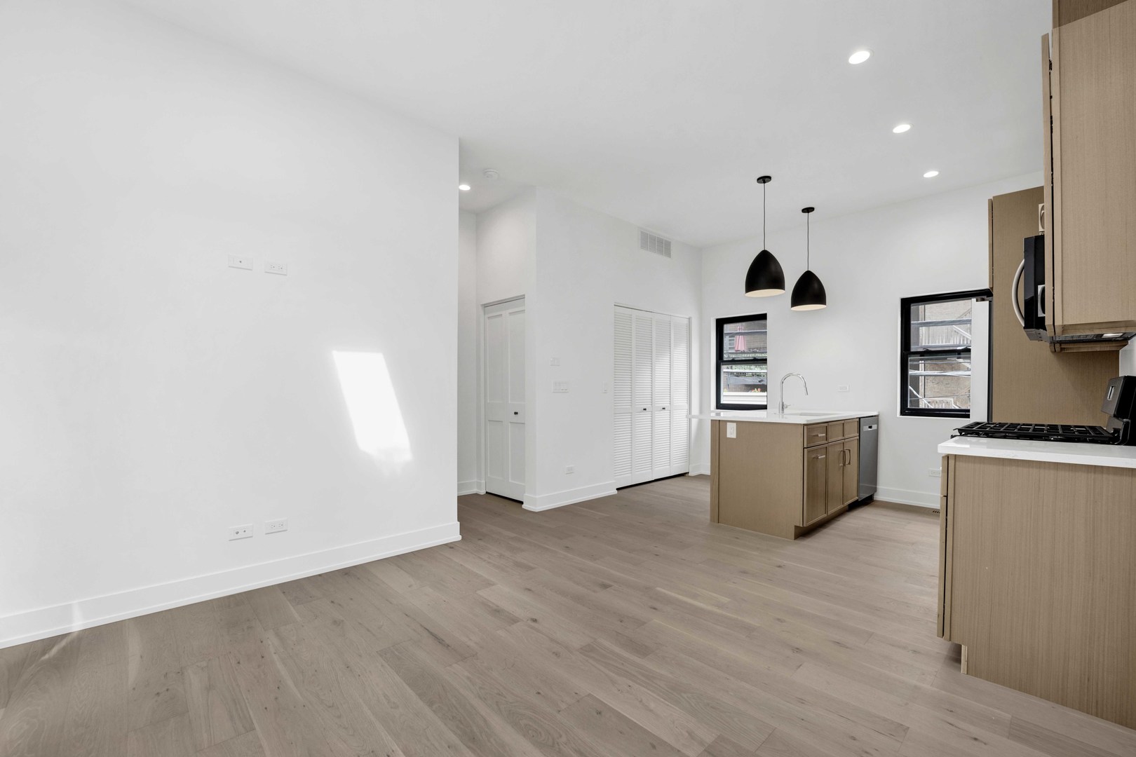 3641 N Wilton Avenue Unit: CH
