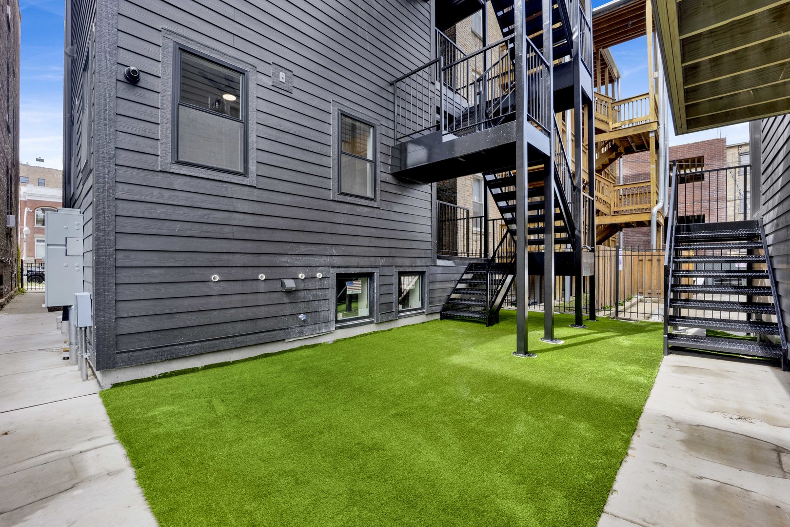 3641 N Wilton Avenue Unit: CH