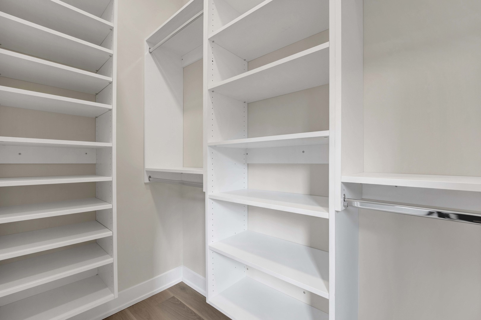 3641 N Wilton Avenue Unit: 1