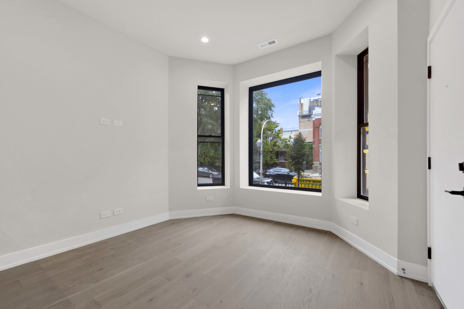 3641 N Wilton Avenue Unit: 1