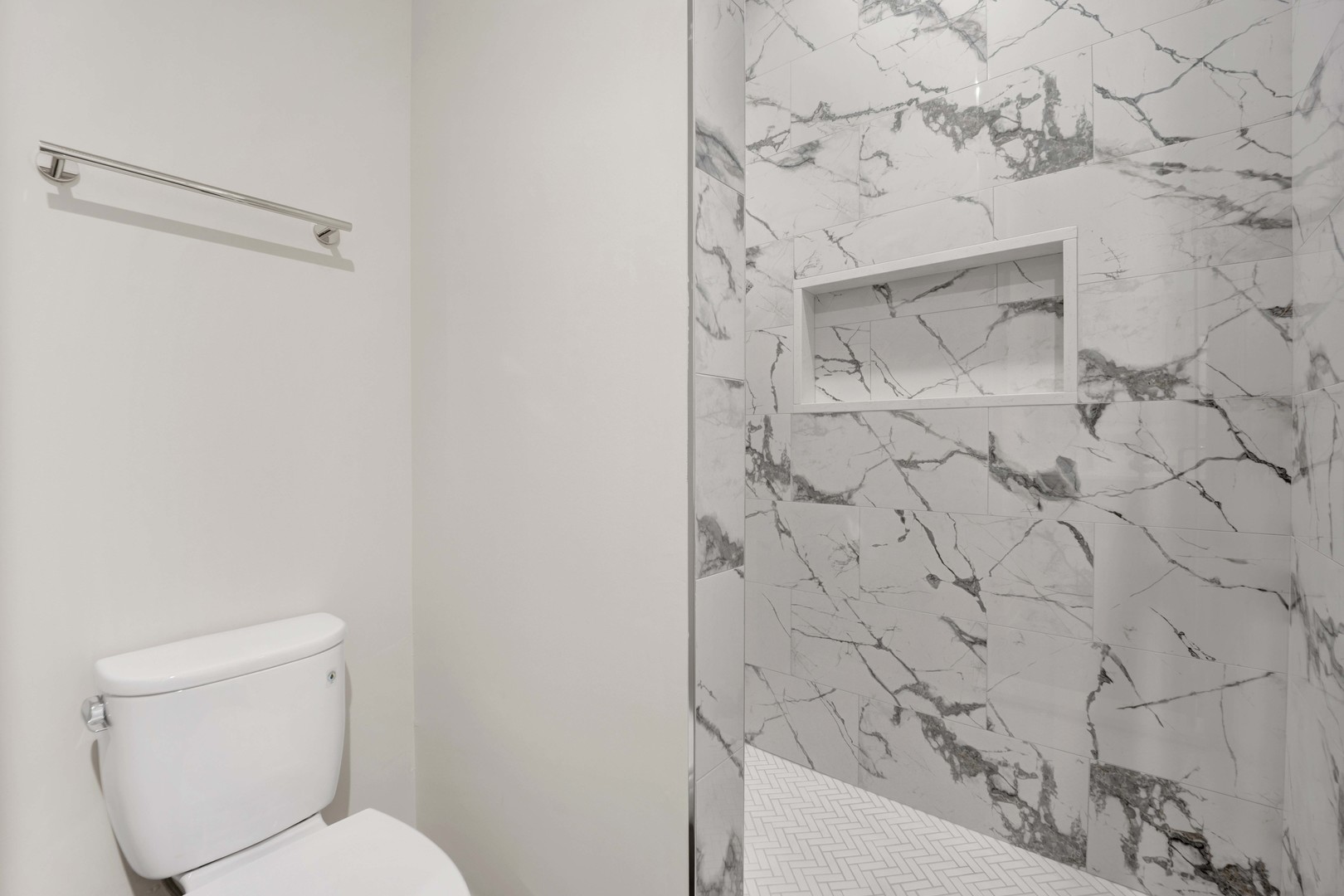 3641 N Wilton Avenue Unit: 1