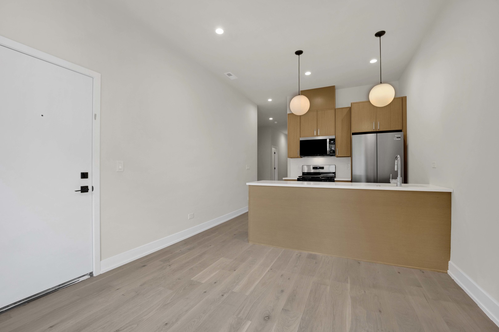 3641 N Wilton Avenue Unit: 1