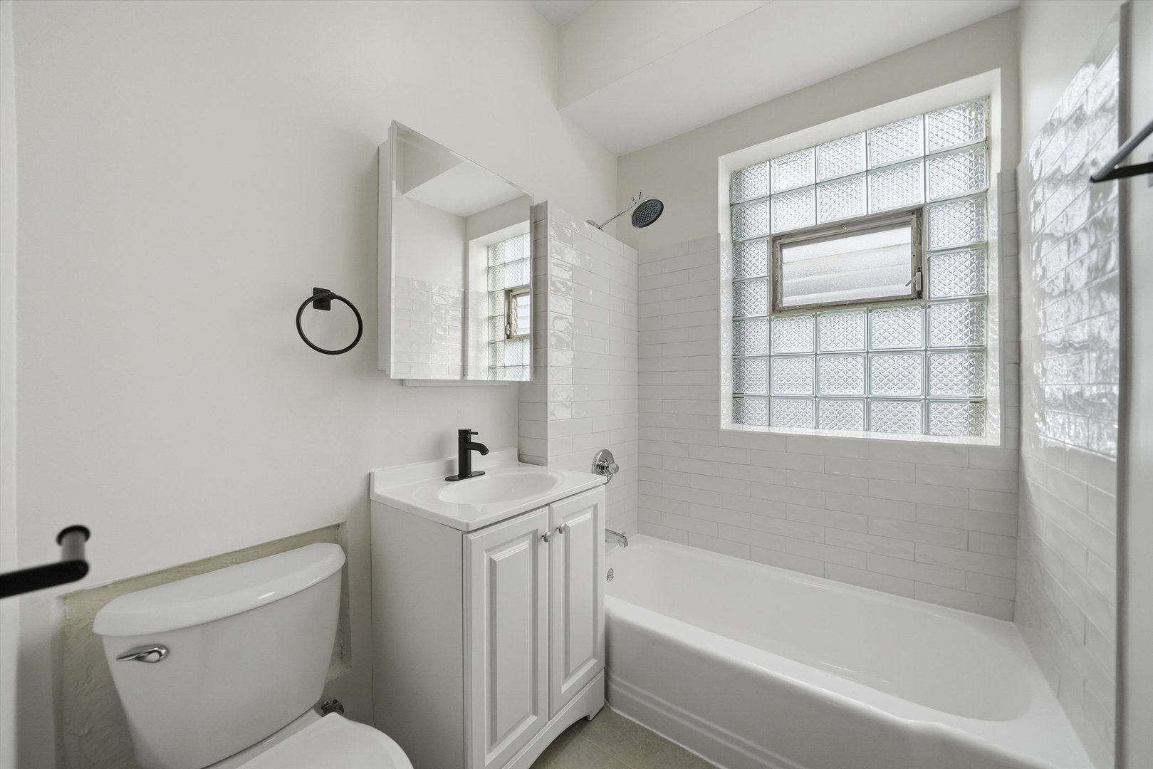 2707 N Central Park Avenue Unit: 3