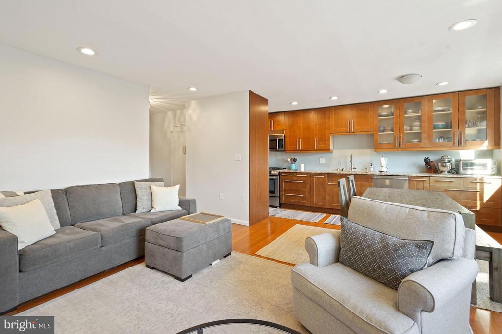 4114 DAVIS PLACE NW Unit: 316