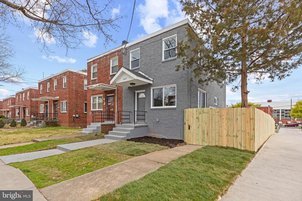 637 OGLETHORPE STREET NE