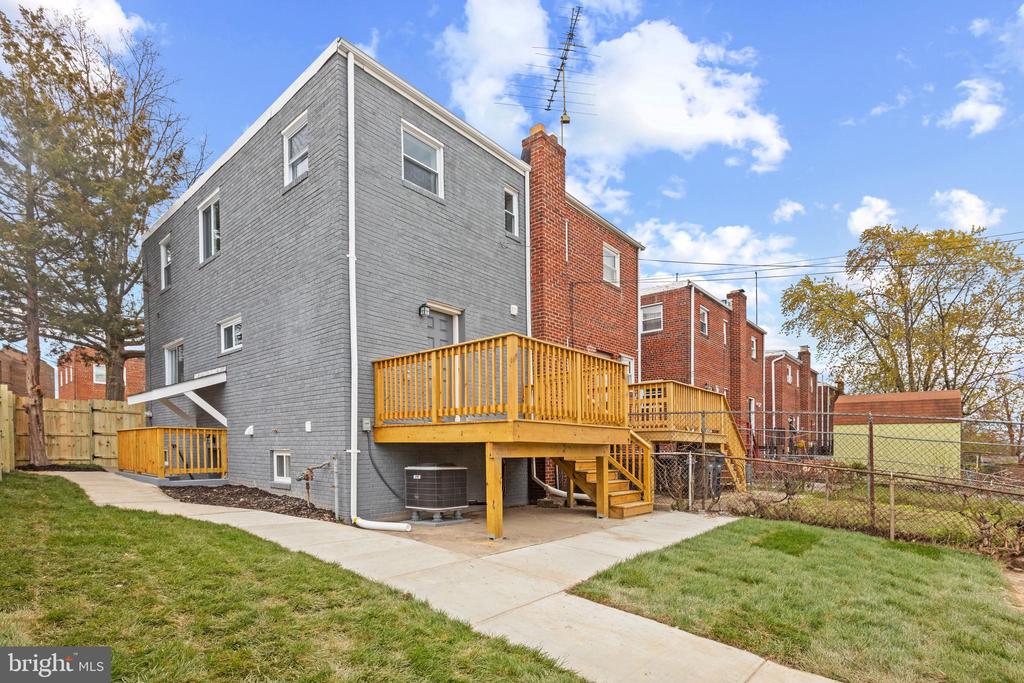 637 OGLETHORPE STREET NE