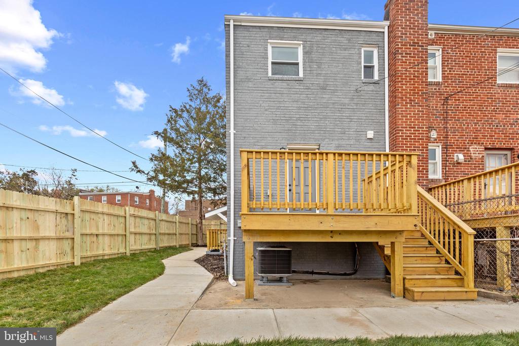 637 OGLETHORPE STREET NE