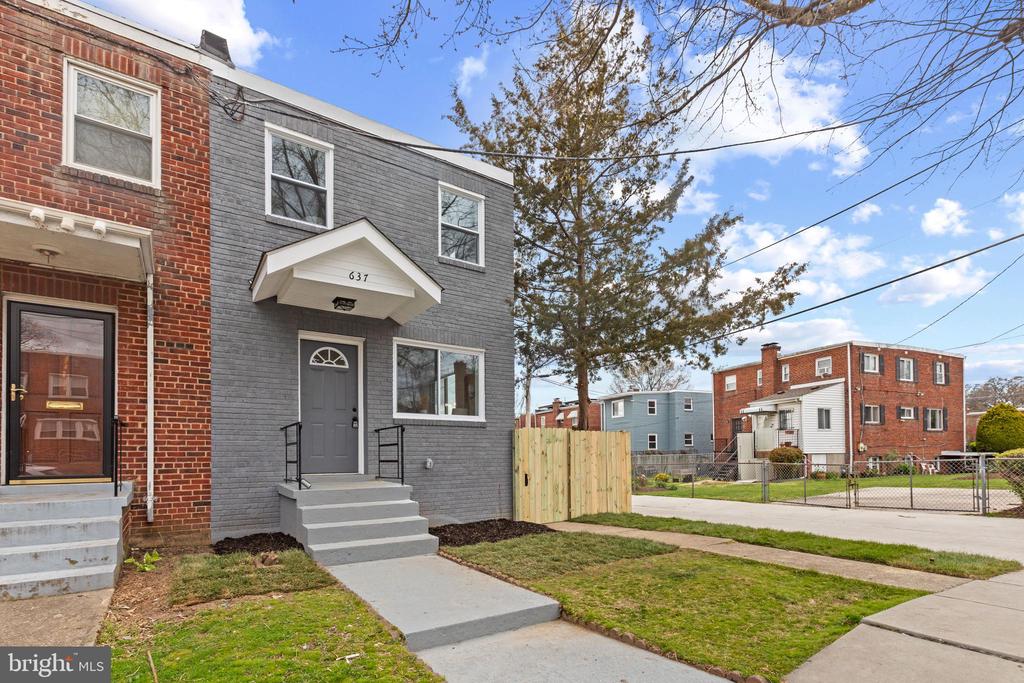 637 OGLETHORPE STREET NE