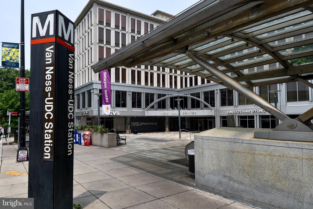 2939 VAN NESS STREET NW Unit: 922