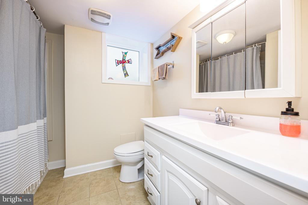 817 ELDER STREET NW Unit: B