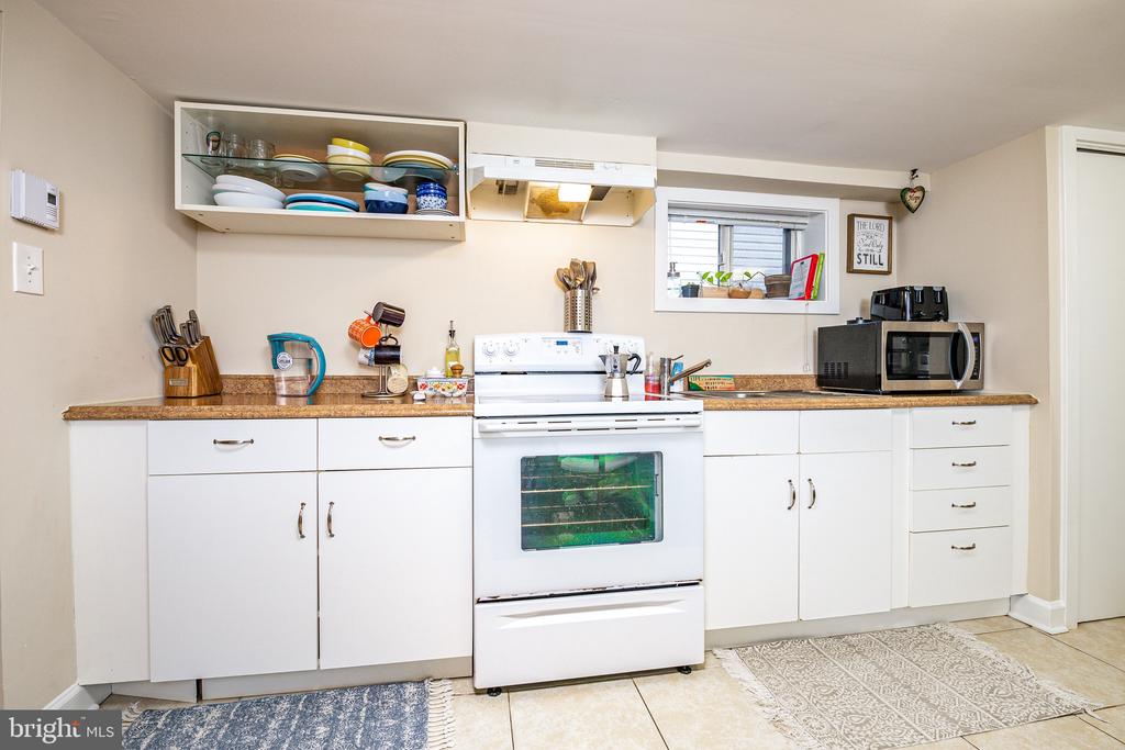 817 ELDER STREET NW Unit: B
