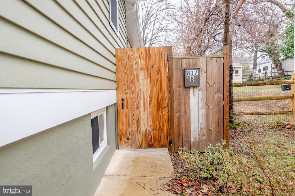 817 ELDER STREET NW Unit: B