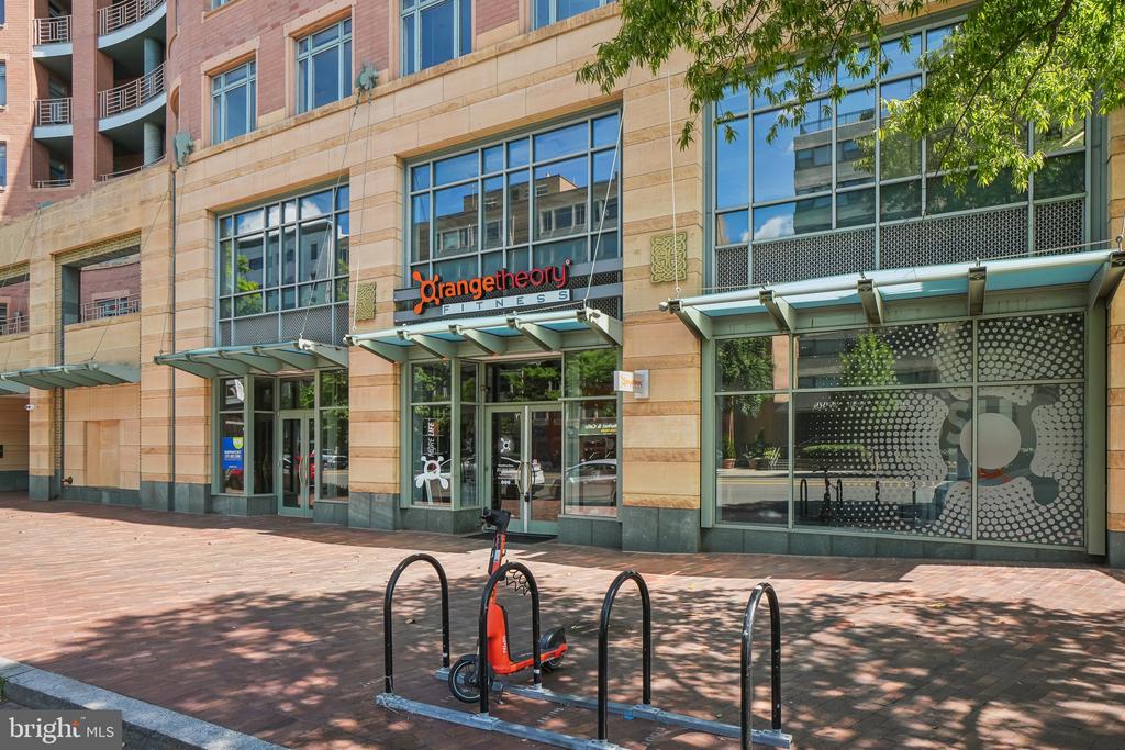 1111 25TH STREET NW Unit: 518