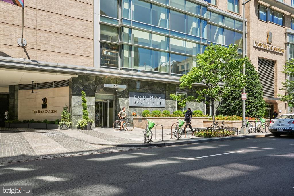1111 25TH STREET NW Unit: 518