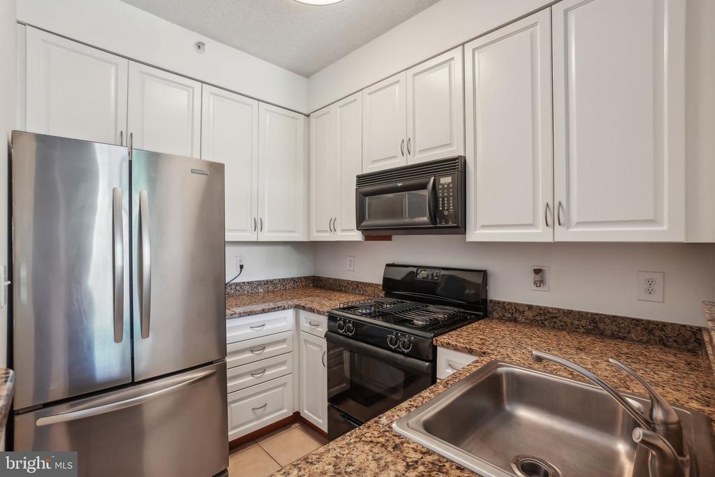 1111 25TH STREET NW Unit: 518