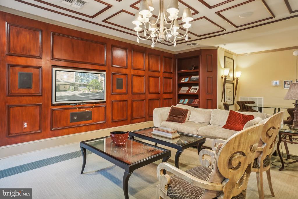 1111 25TH STREET NW Unit: 518