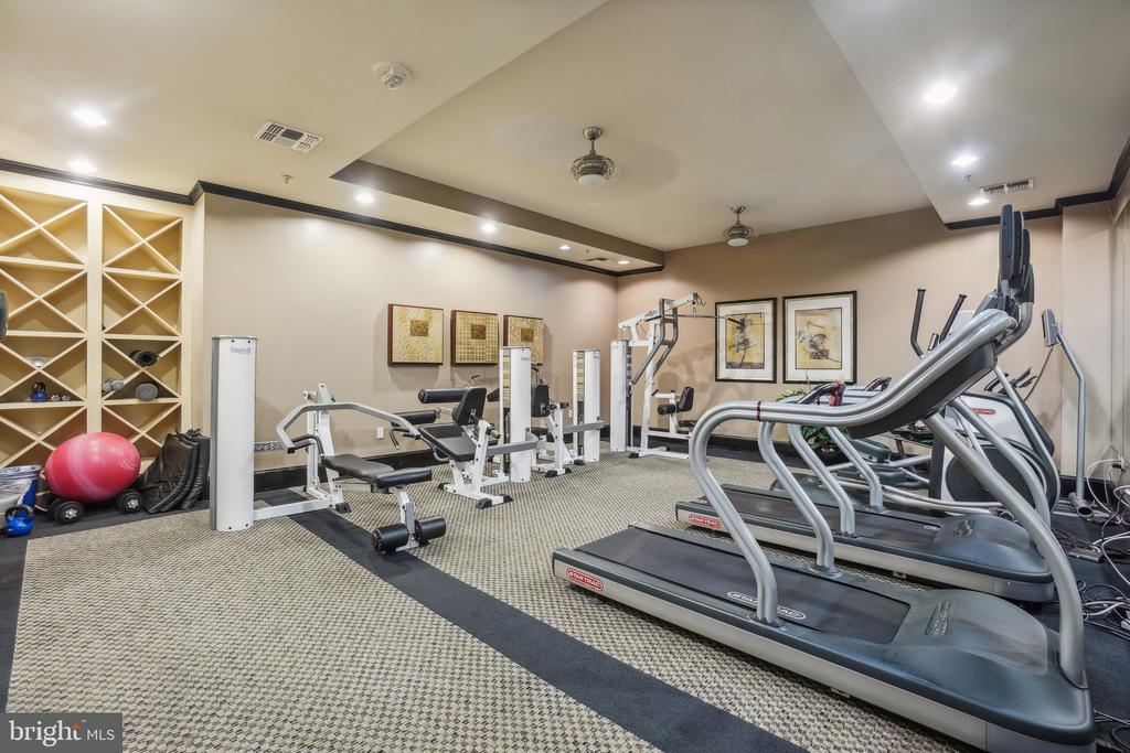 1111 25TH STREET NW Unit: 518