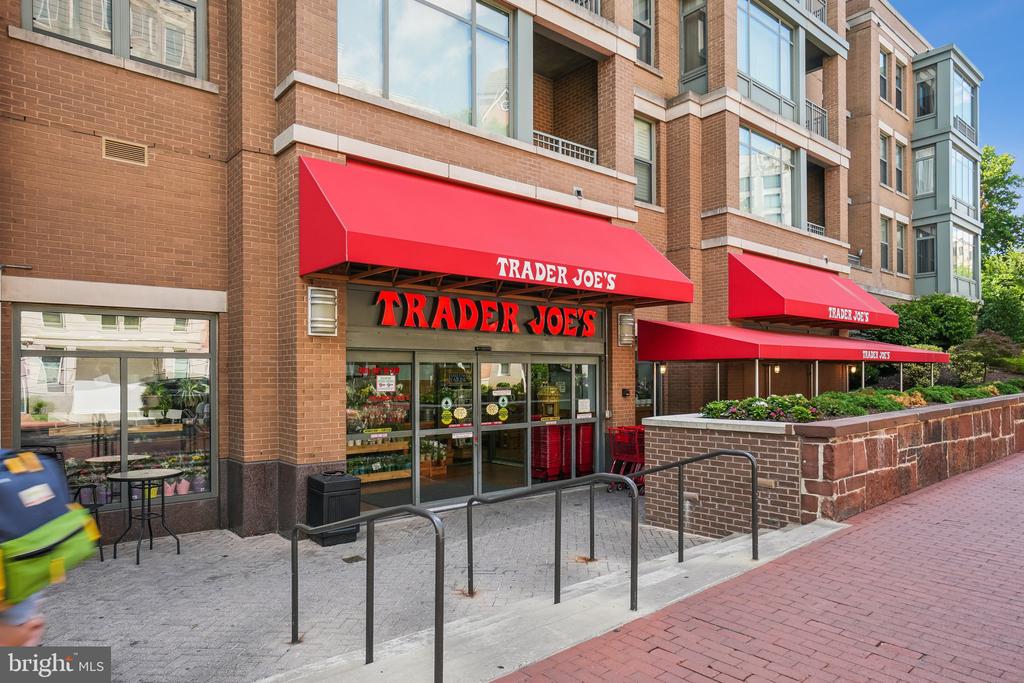 1111 25TH STREET NW Unit: 518