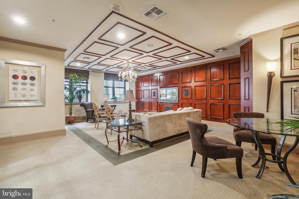 1111 25TH STREET NW Unit: 518