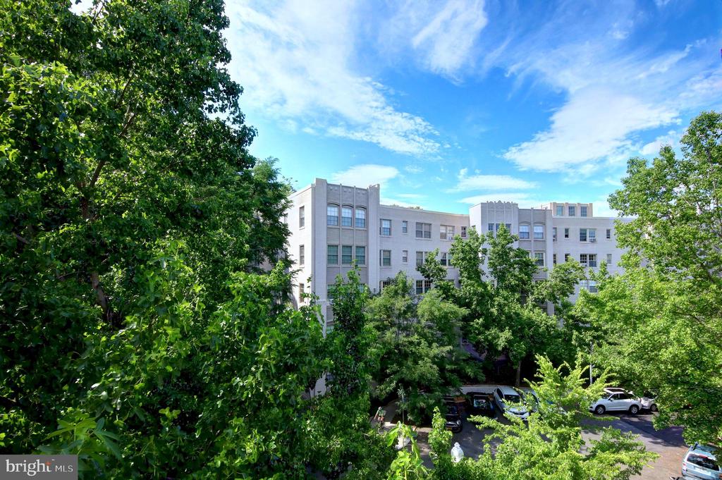 2800 DEVONSHIRE PLACE NW Unit: 301