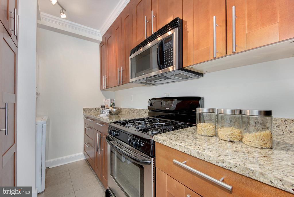 2800 DEVONSHIRE PLACE NW Unit: 301