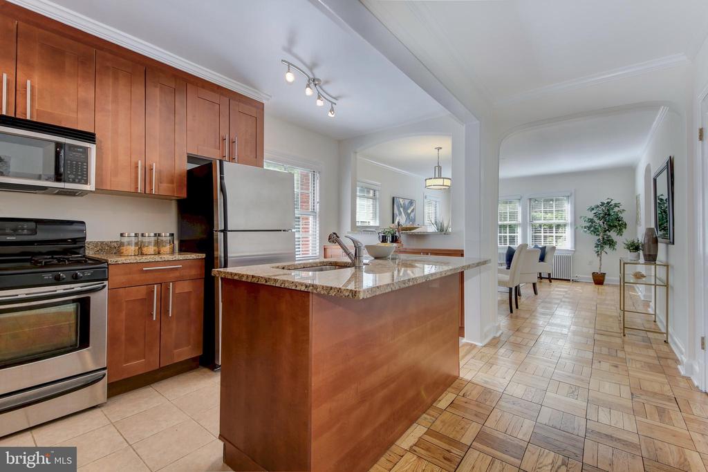 2800 DEVONSHIRE PLACE NW Unit: 301