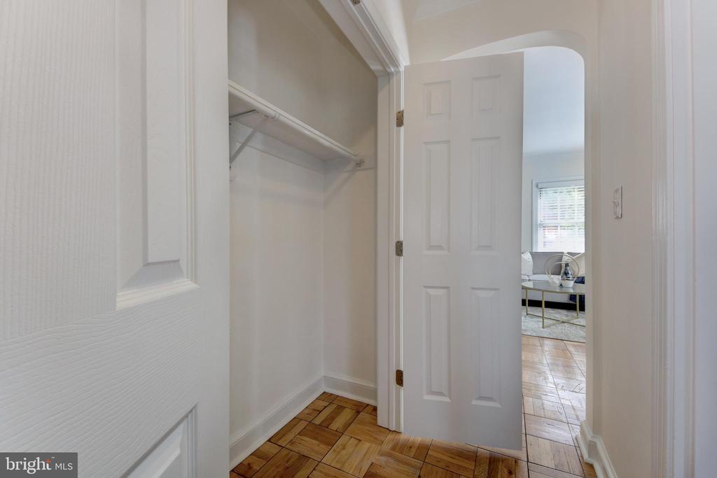 2800 DEVONSHIRE PLACE NW Unit: 301