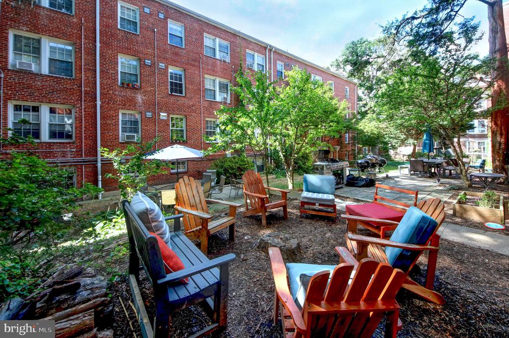 2800 DEVONSHIRE PLACE NW Unit: 301