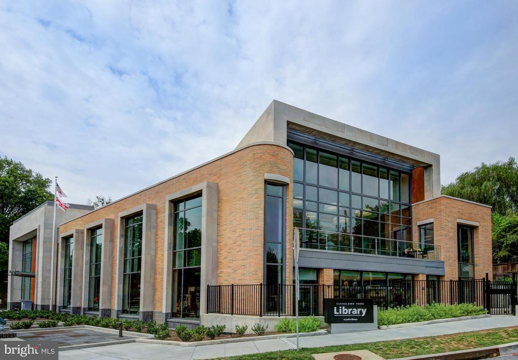 2800 DEVONSHIRE PLACE NW Unit: 301