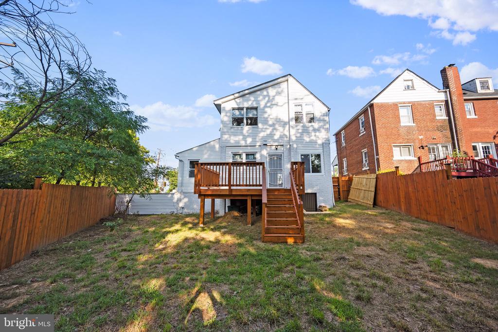 960 DIVISION AVENUE NE