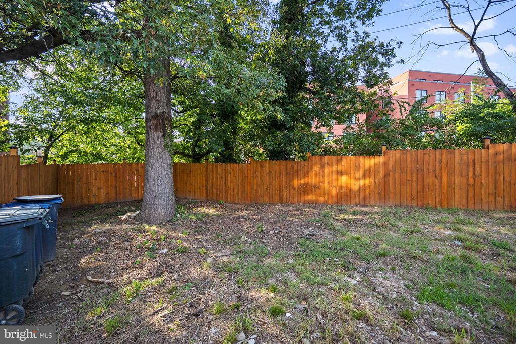960 DIVISION AVENUE NE