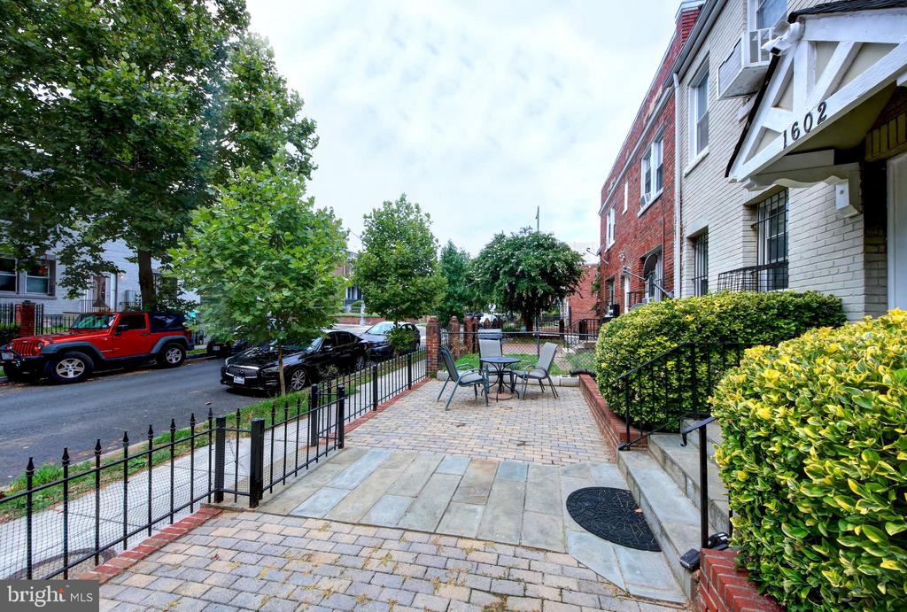 1602 ISHERWOOD STREET NE Unit: 2