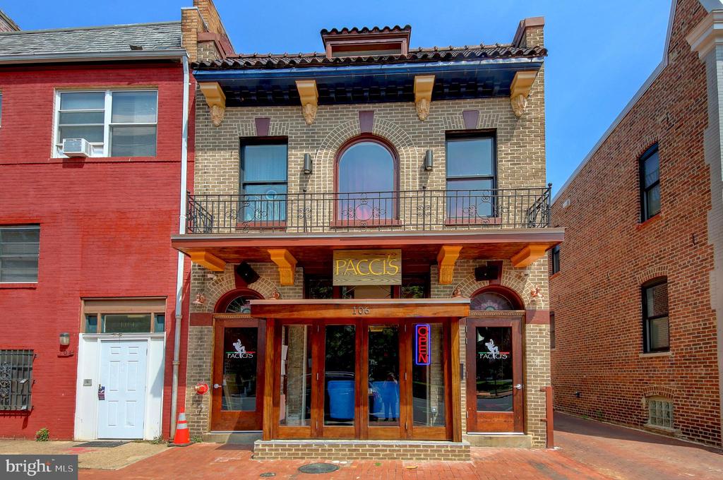 1602 ISHERWOOD STREET NE Unit: 2