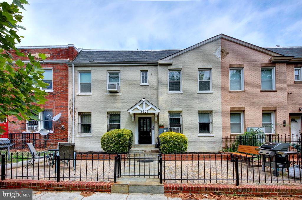 1602 ISHERWOOD STREET NE Unit: 2