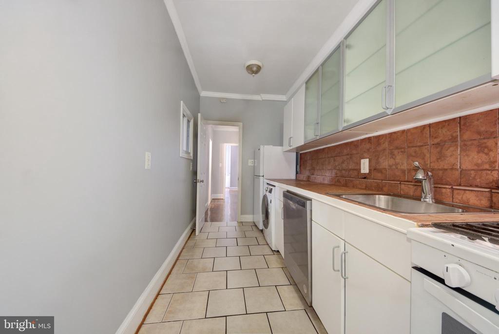 1602 ISHERWOOD STREET NE Unit: 2
