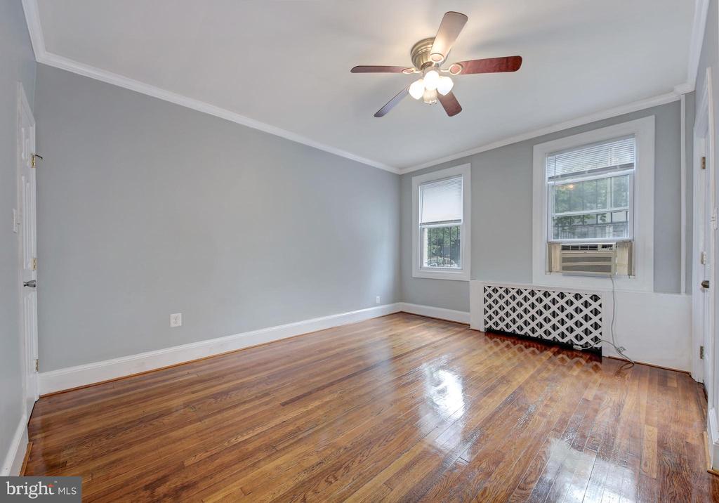 1602 ISHERWOOD STREET NE Unit: 2